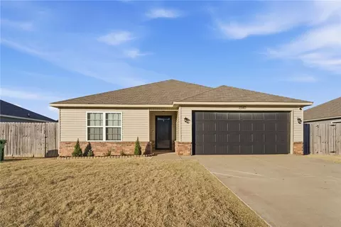 1540 Scotland Dr, Centerton, AR 72719