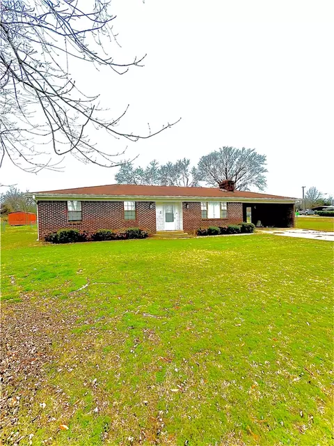 1 Lakeview Cir, Clarksville, AR 72830
