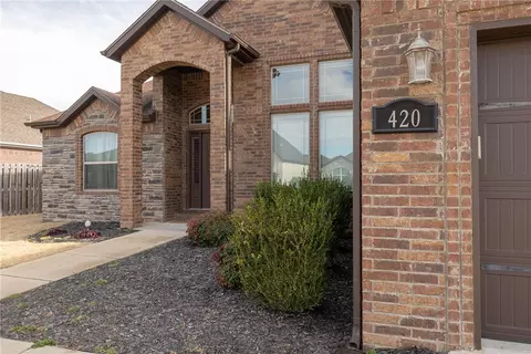 420 Lone Jack Dr, Fayetteville, AR 72704