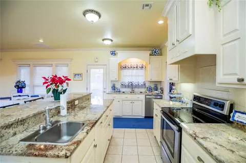 Kitchen - 815 James Pl, West Fork, AR 72774 photo 1 of 2