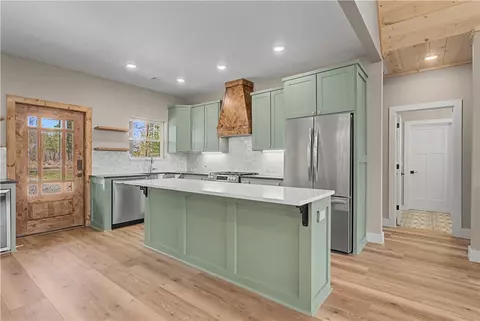 Kitchen - 491 Nc 6065, Jasper, AR 72641 photo 1 of 4