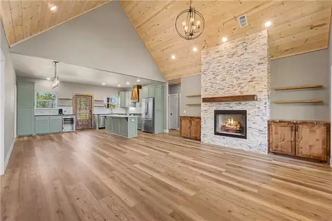Living - 491 Nc 6065, Jasper, AR 72641 photo 3 of 3