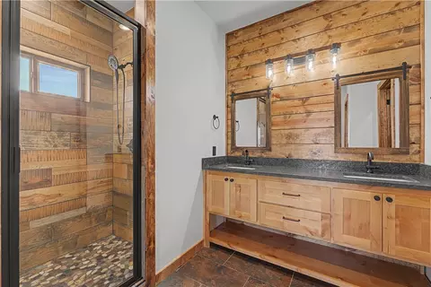 Bath - 517 Nc 6065, Jasper, AR 72641 photo 2 of 4