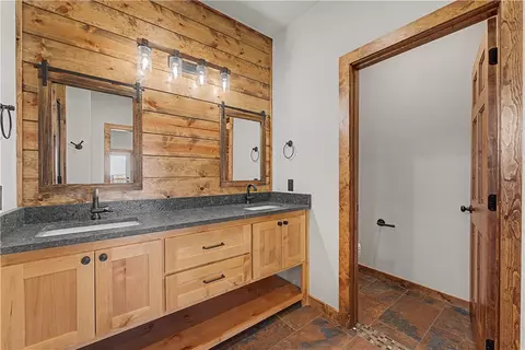 Bath - 517 Nc 6065, Jasper, AR 72641 photo 1 of 4
