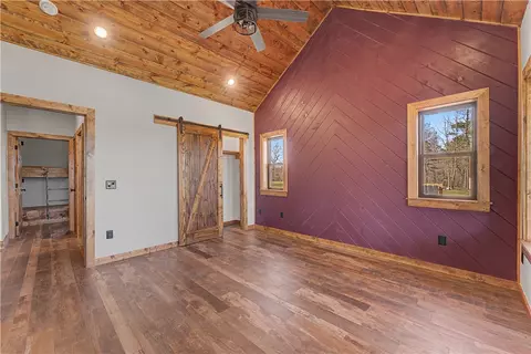 Bedroom - 517 Nc 6065, Jasper, AR 72641 photo 4 of 4