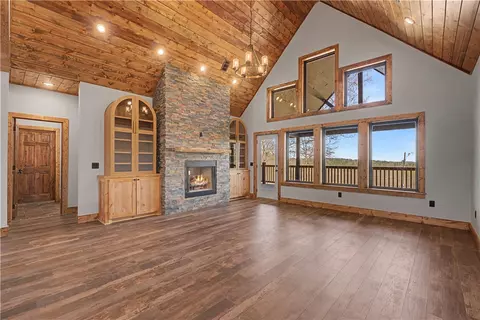 Living - 517 Nc 6065, Jasper, AR 72641 photo 1 of 3