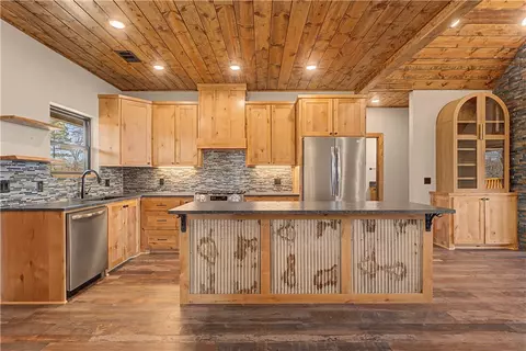 Kitchen - 517 Nc 6065, Jasper, AR 72641 photo 1 of 2