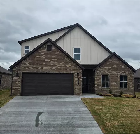 2307 N Presley St, Siloam Springs, AR 72761