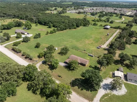 19161 Old Springtown Rd, Gentry, AR 72734