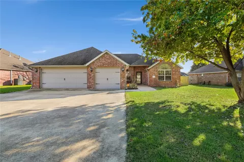 11093 Waterleaf Ln, Prairie Grove, AR 72753