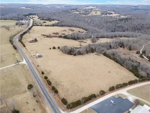 * Ar-43 Highway, Compton, AR 72601