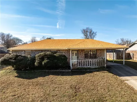2007 N 30th St, Van Buren, AR 72956