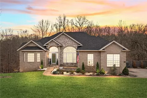 3965 Caston Dr, Fayetteville, AR 72701