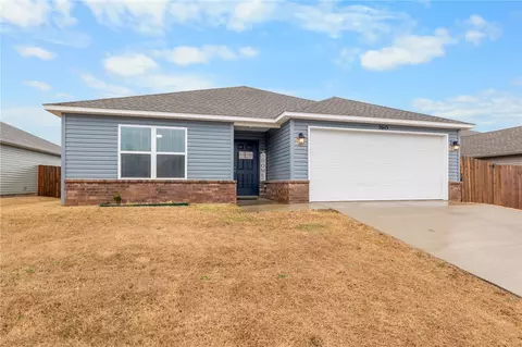 3615 3rd St, Rogers, AR 72758