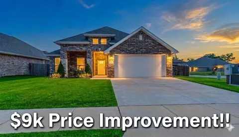 1070 Pink Lady Pl, Bentonville, AR 72712