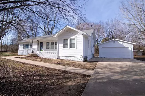 1781 Old Wire Rd, Fayetteville, AR 72703