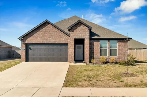400 W Snow Bnd, Farmington, AR 72730