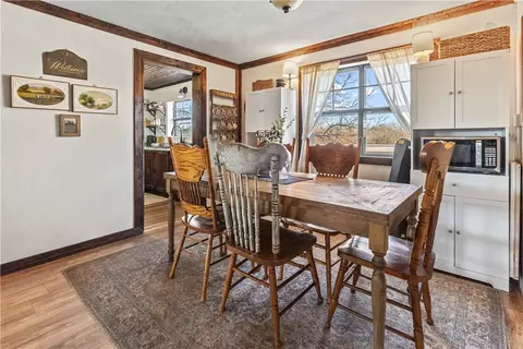 Dining - 2097 Nc 1600, Compton, AR 72624 photo 2 of 2