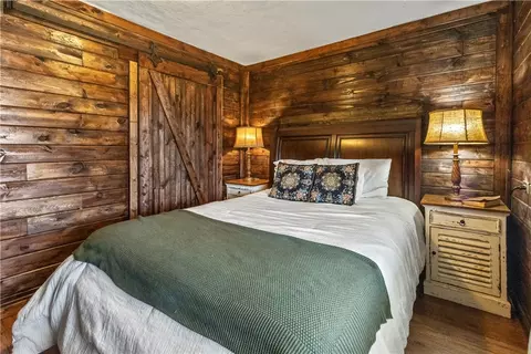 Bedroom - 2097 Nc 1600, Compton, AR 72624 photo 2 of 5