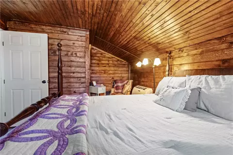 Bedroom - 2097 Nc 1600, Compton, AR 72624 photo 5 of 5