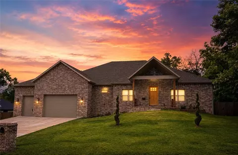 12412 Wildwood Dr, Rogers, AR 72756