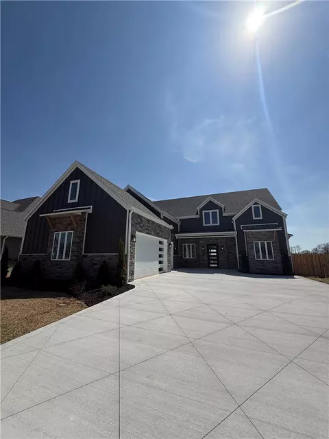 891 Greenhorn St, Bentonville, AR 72712