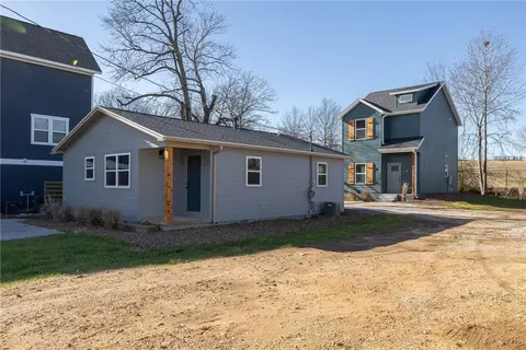 1659 S Brooks Ave, Fayetteville, AR 72701