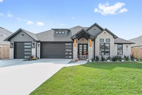 1805 Gaines St, Pea Ridge, AR 72751
