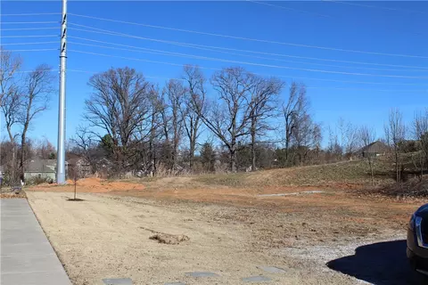 W Financial Parkway, Rogers, AR 72758
