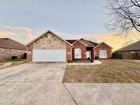 1203 Willow Bend Ave, Bentonville, AR 72713