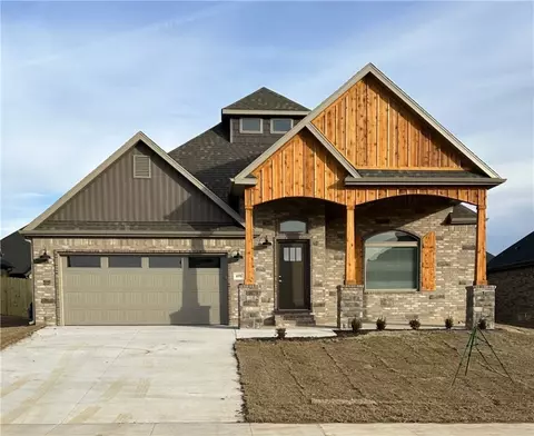 1070 Flat Rock St, Bentonville, AR 72713