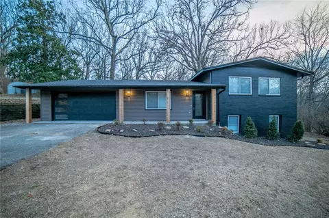 1647 E Carolyn Dr, Fayetteville, AR 72701