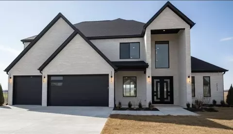 4411 S Watercrest Dr, Rogers, AR 72758