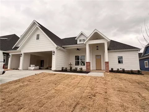 2712 Amaris Ave, Lowell, AR 72745