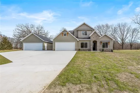 2885 Peck Rd, Pea Ridge, AR 72751