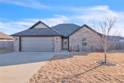 1621 Whirlaway Ln, Prairie Grove, AR 72753