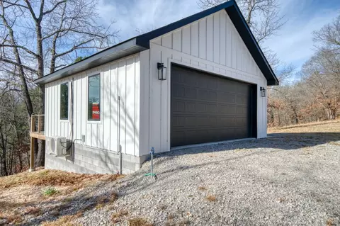 131 Beaverview Rd, Eureka Springs, AR 72631