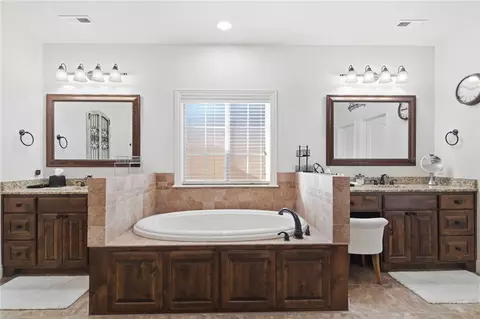 Bath - 4123 Willowbend Dr, Rogers, AR 72758 photo 1 of 5