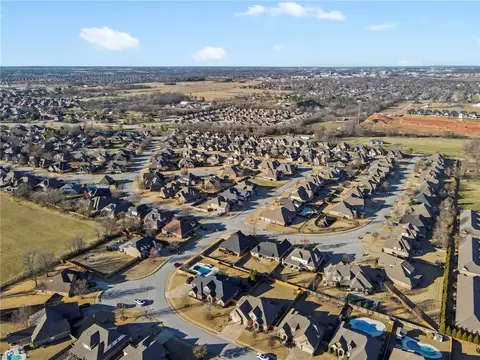 View/Area - 4123 Willowbend Dr, Rogers, AR 72758 photo 3 of 4