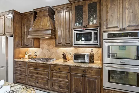 Kitchen - 4123 Willowbend Dr, Rogers, AR 72758 photo 3 of 3
