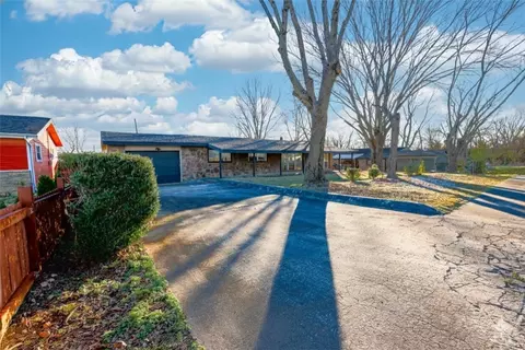 110 Kane St, Siloam Springs, AR 72761