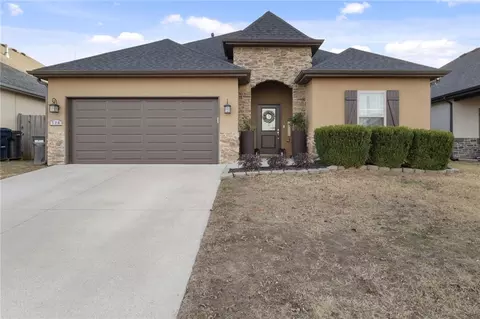 114 Glendale Ln, Rogers, AR 72758