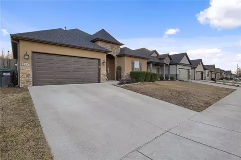 114 Glendale Ln, Rogers, AR 72758 photo 2