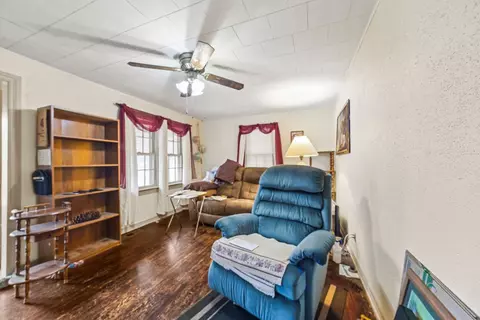 Living - 705 Crouch St, Springdale, AR 72764 photo 1 of 1
