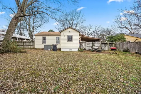 Exterior - 705 Crouch St, Springdale, AR 72764 photo 5 of 9