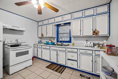 Kitchen - 705 Crouch St, Springdale, AR 72764 photo 1 of 2