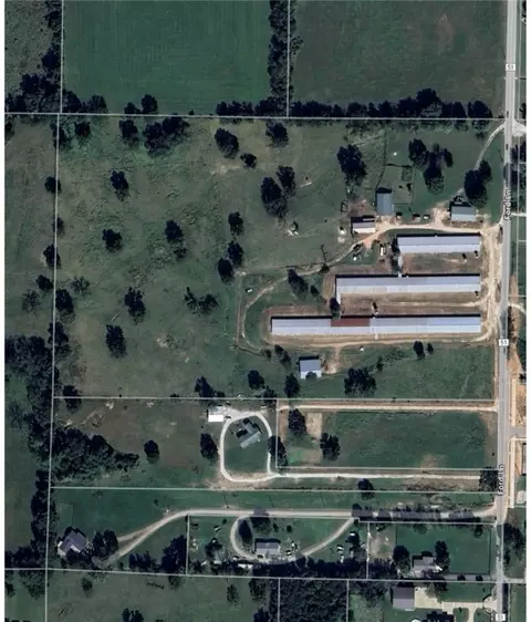 579 Ford Ln, Lowell, AR 72745