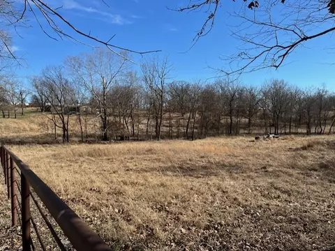 1035 E 1st Ave, Gentry, AR 72734 photo 6