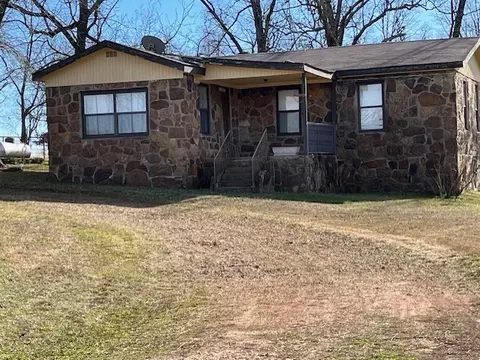 1035 E 1st Ave, Gentry, AR 72734