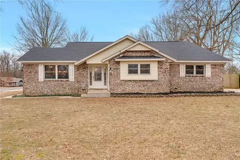 301 W Edmondson Ave, Springdale, AR 72764